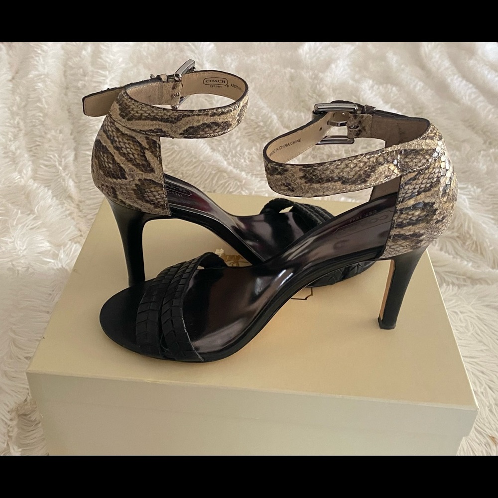 **SOLD** COACH Heels 6.5 ~ But fits like sz 7